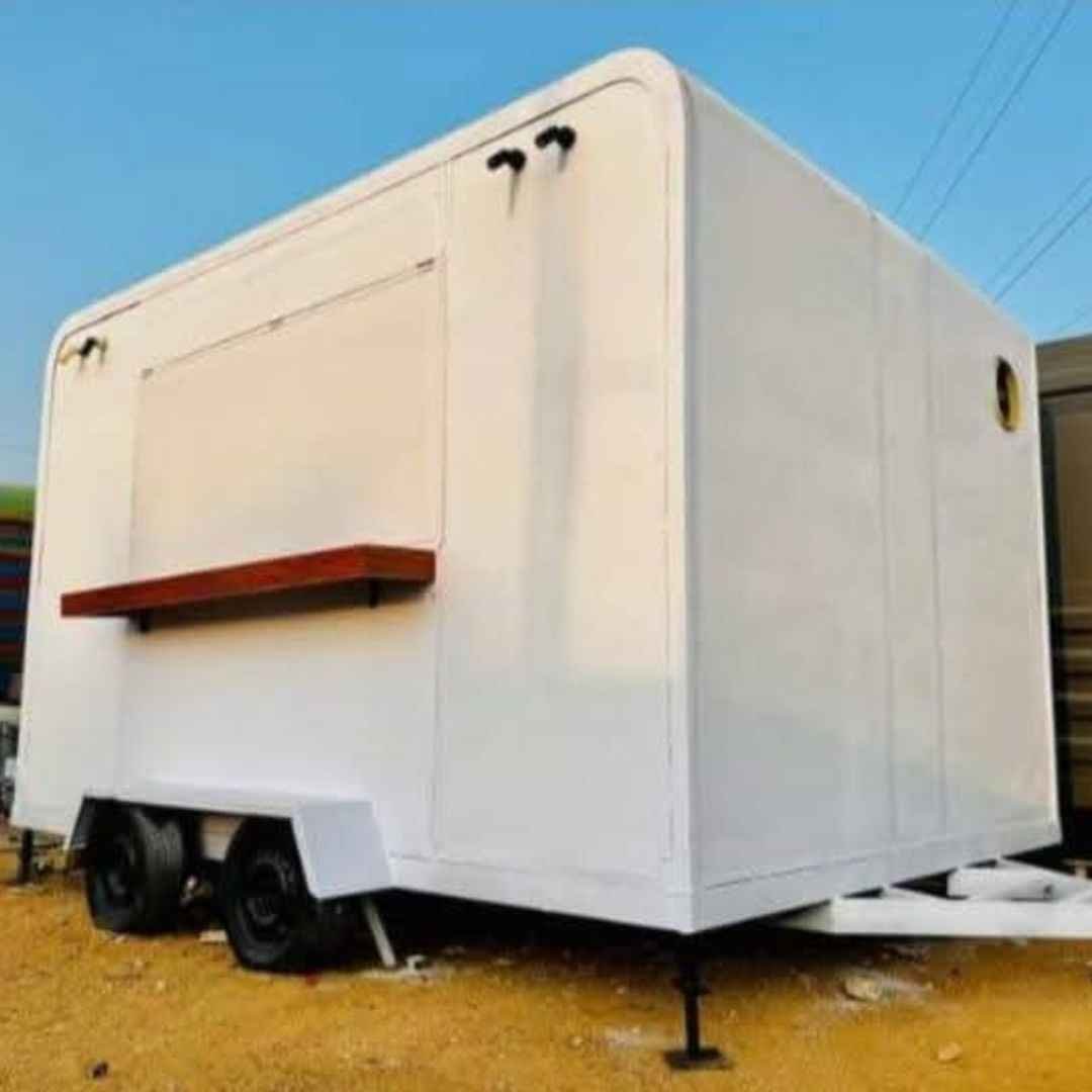 مطاعم متنقلة وثابتة